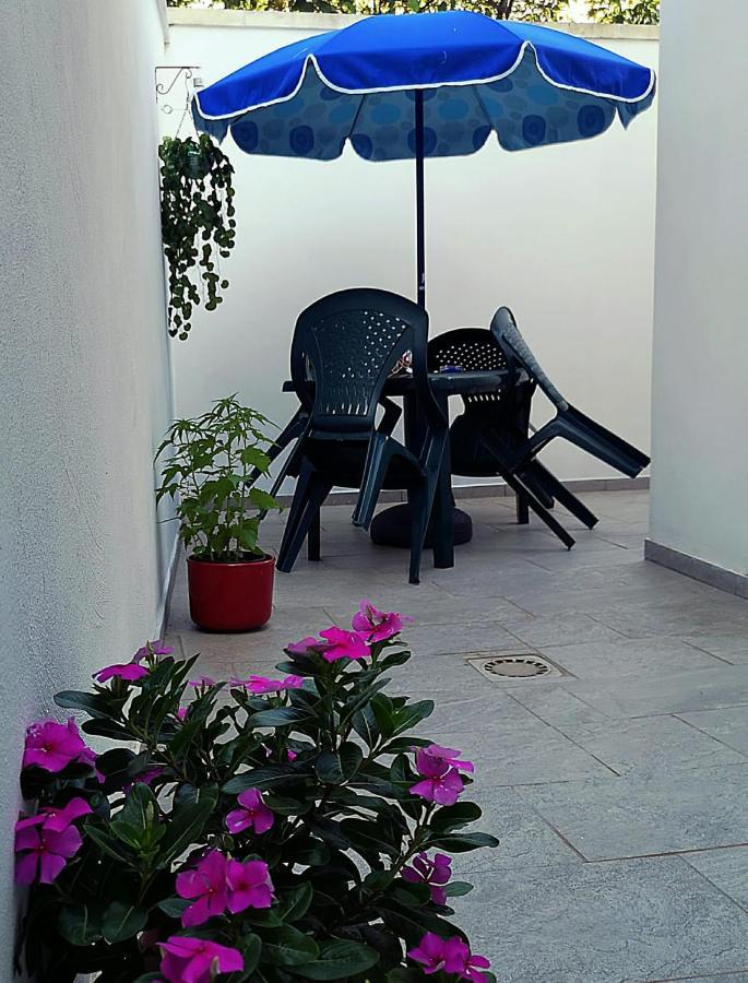 A Casa Di Sante Villa Arnesano Exterior photo